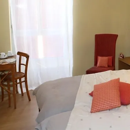 Aux Pierres Magiques Bed and Breakfast