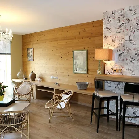 Aux Pierres Magiques Bed & Breakfast Saint-Laurent-de-Chamousset