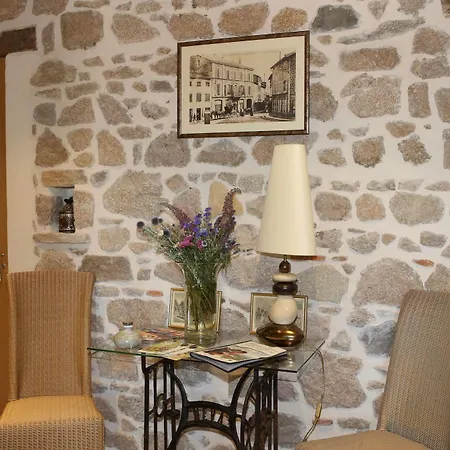 Bed & Breakfast Aux Pierres Magiques 3*