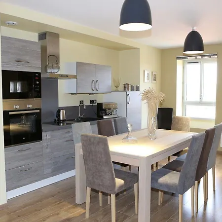 Aux Pierres Magiques Bed & Breakfast 3*