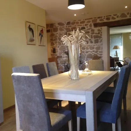 Aux Pierres Magiques Bed & Breakfast 3*